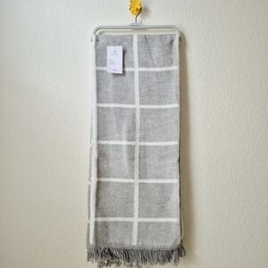 Portugal Luxury Cozy Gray and White Checkered Throw Blanket